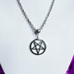 Naszyjnik ze stali, wykonany ręcznie z Polsce. Satanistyczna biżuteria z pentagramem.