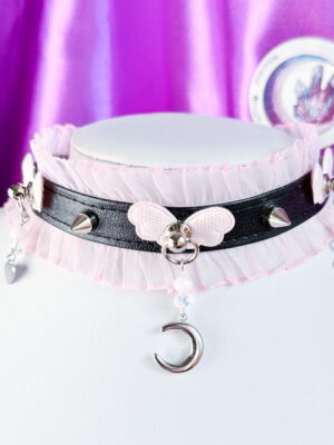 Fairycore choker z księżycem i różowymi skrzydełkami ver.2