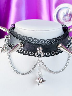 Goth obroża z długimi kolcami i kolczastymi kulami od kiścienia