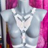 Harness Angelic white - biała uprzaż na ciało o prostej budowie ozdobiona anielskimi skrzydełkami. W stylu pastel goth, soft grunge, fairy kei.